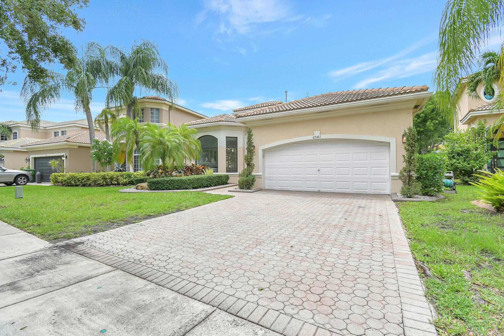 6041 SW 195TH Avenue, Pembroke Pines FL 33332