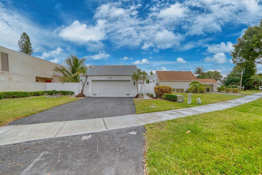 905 NW 22nd Avenue, Delray Beach FL 33445