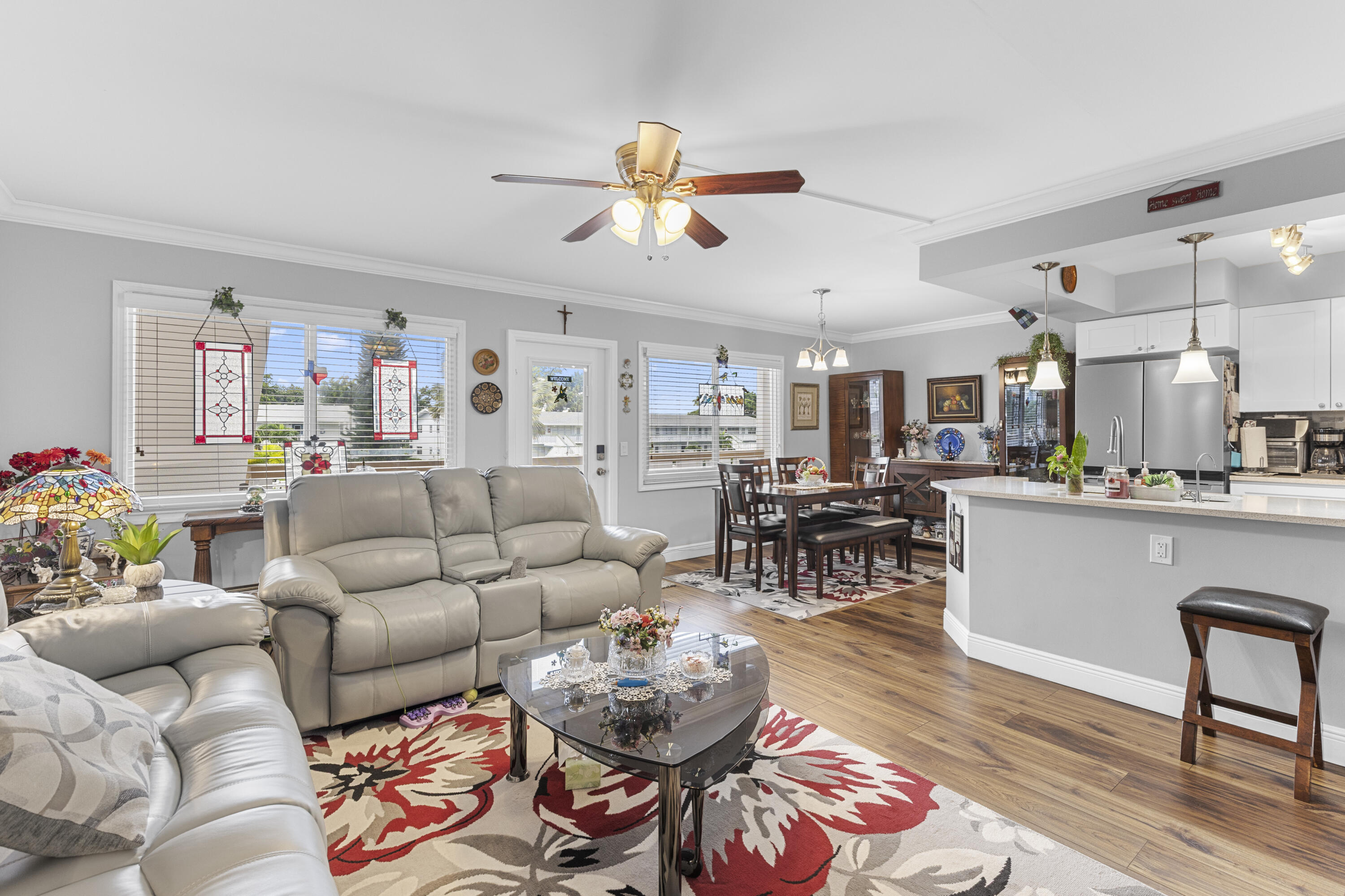 2041 Lyndhurst J — Photo 4