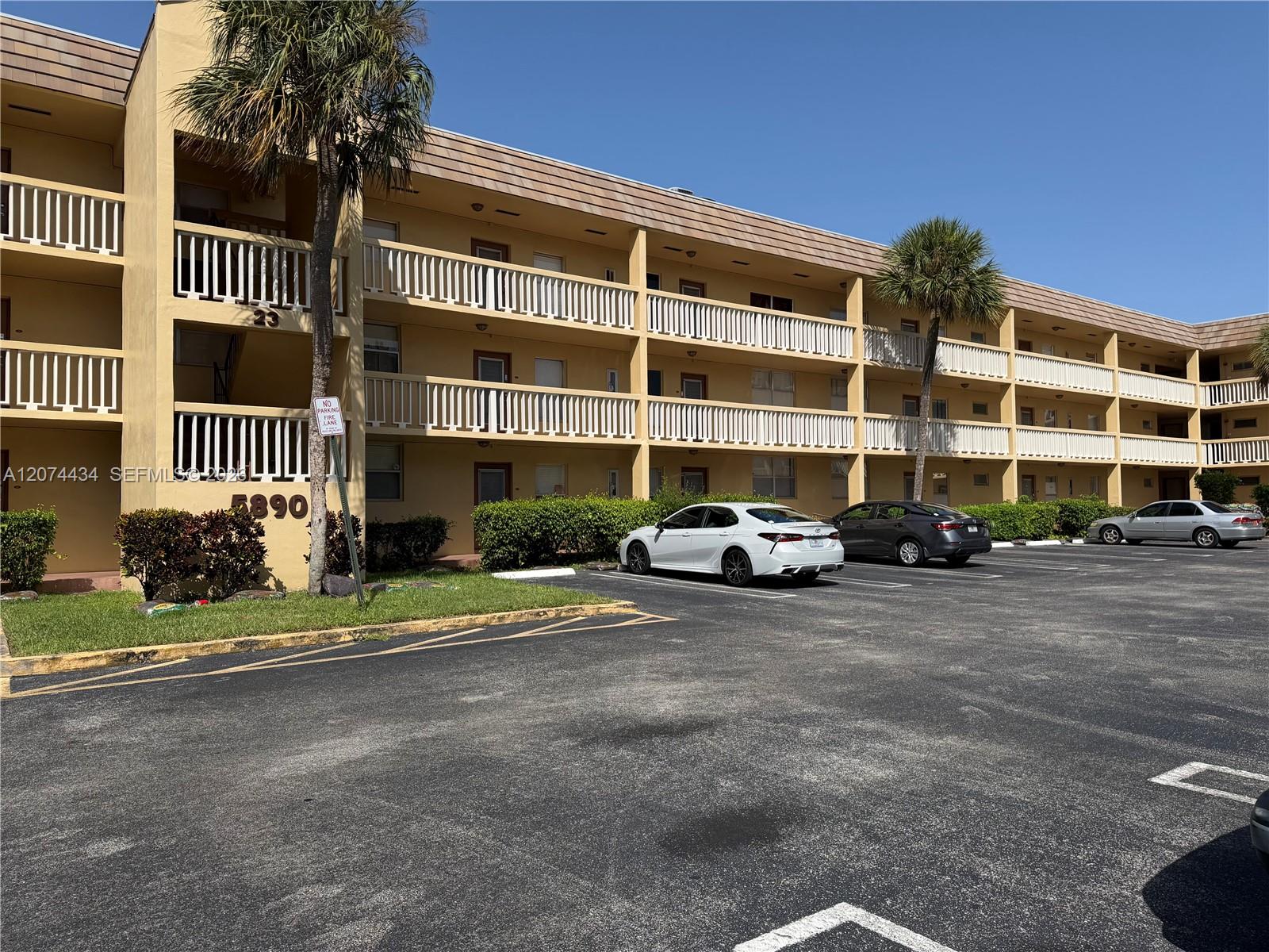 5890 NW 64th Ave # 302, Tamarac FL 33319