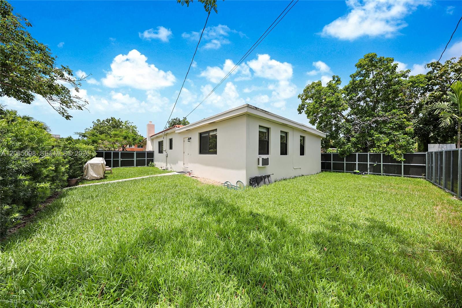 3640 SW 11th St — Photo 3