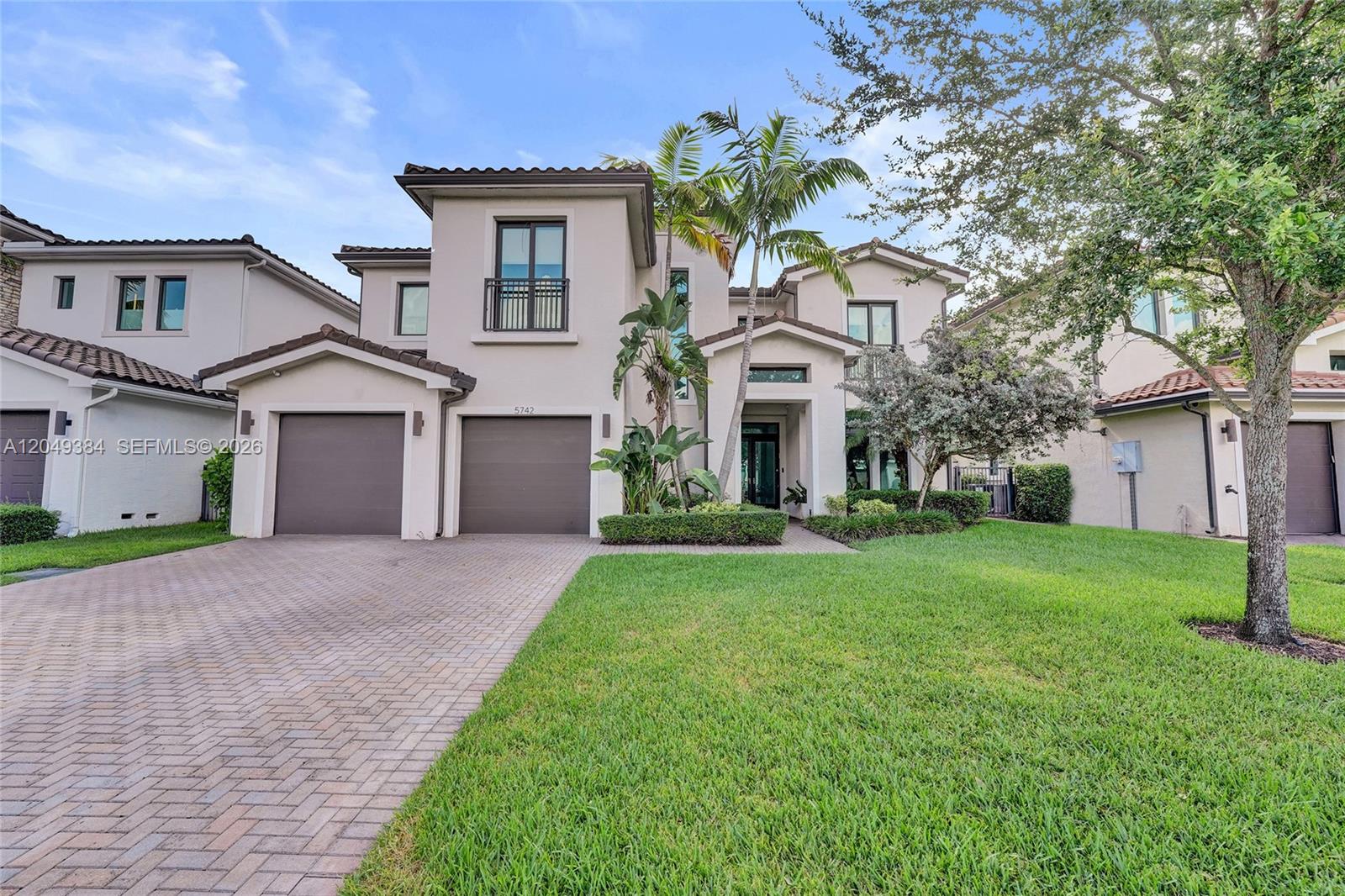 5742 Brookfield Cir E, Hollywood FL 33312