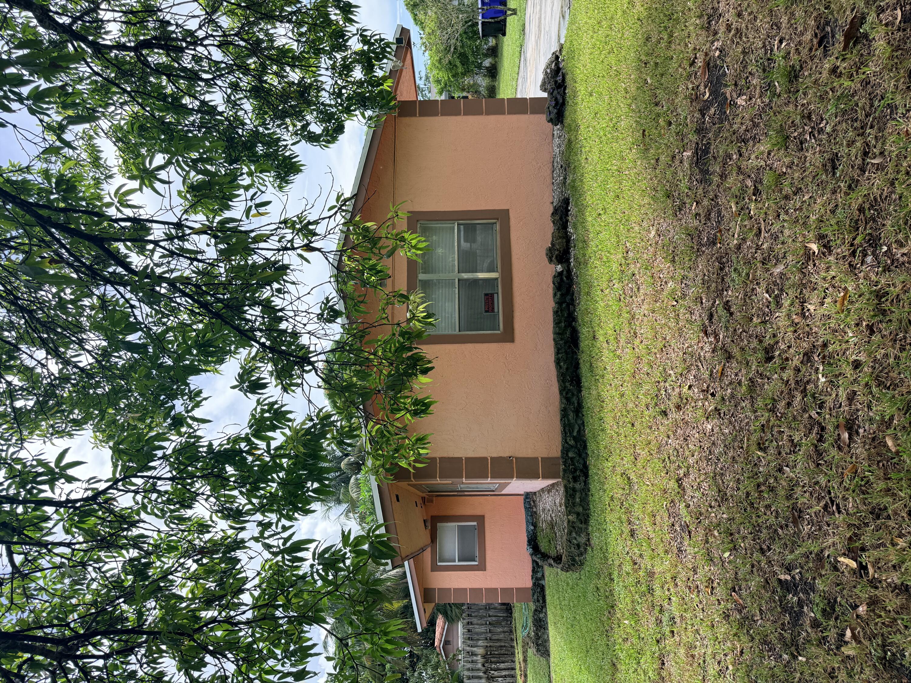 1643 NW 11TH Avenue — Photo 4