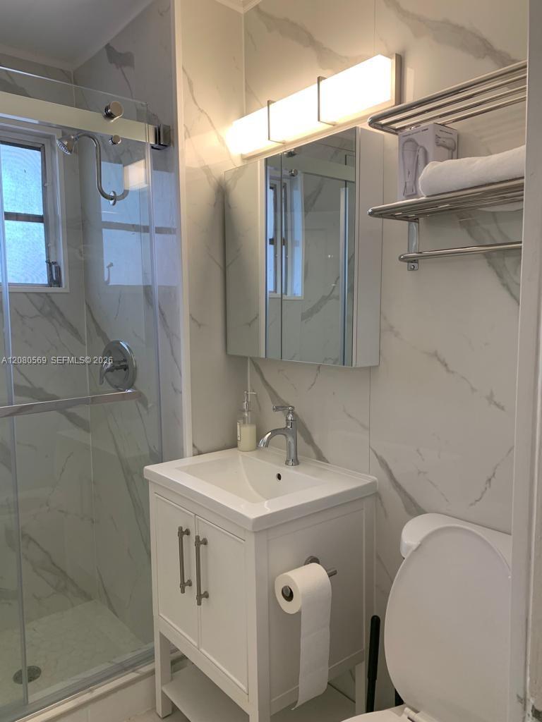 545 Michigan Ave # 6 — Photo 4