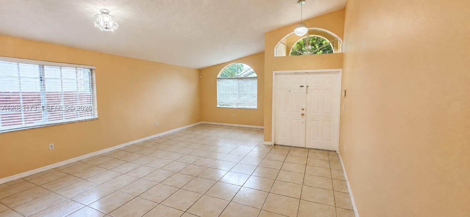 15339 SW 32nd Ter — Photo 5