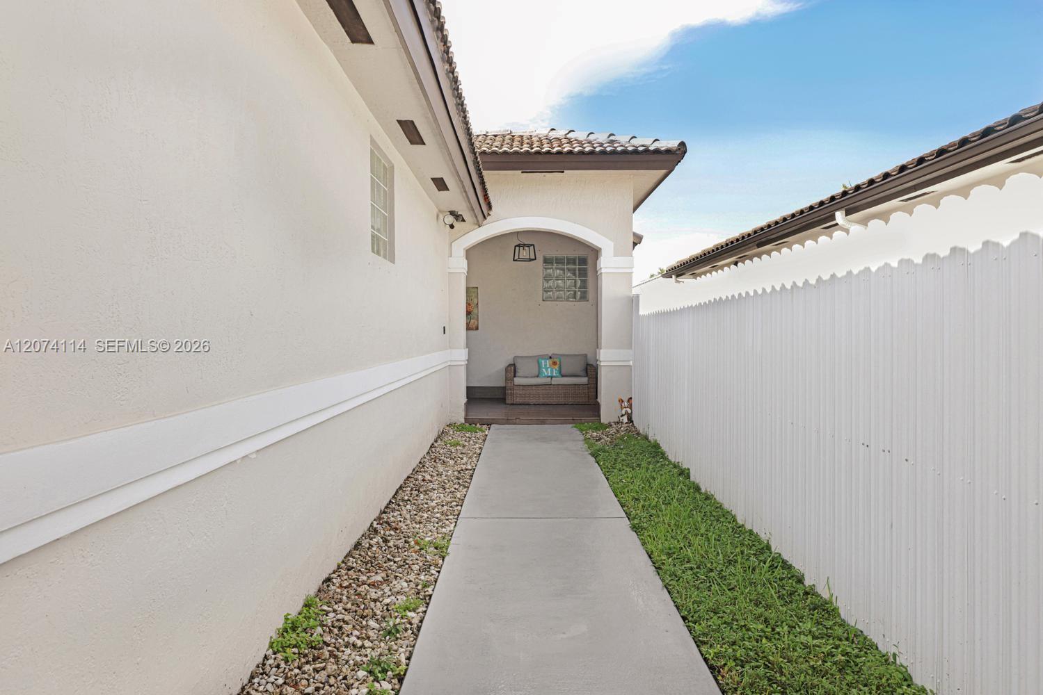 16082 SW 68th Ter # 0 — Photo 4