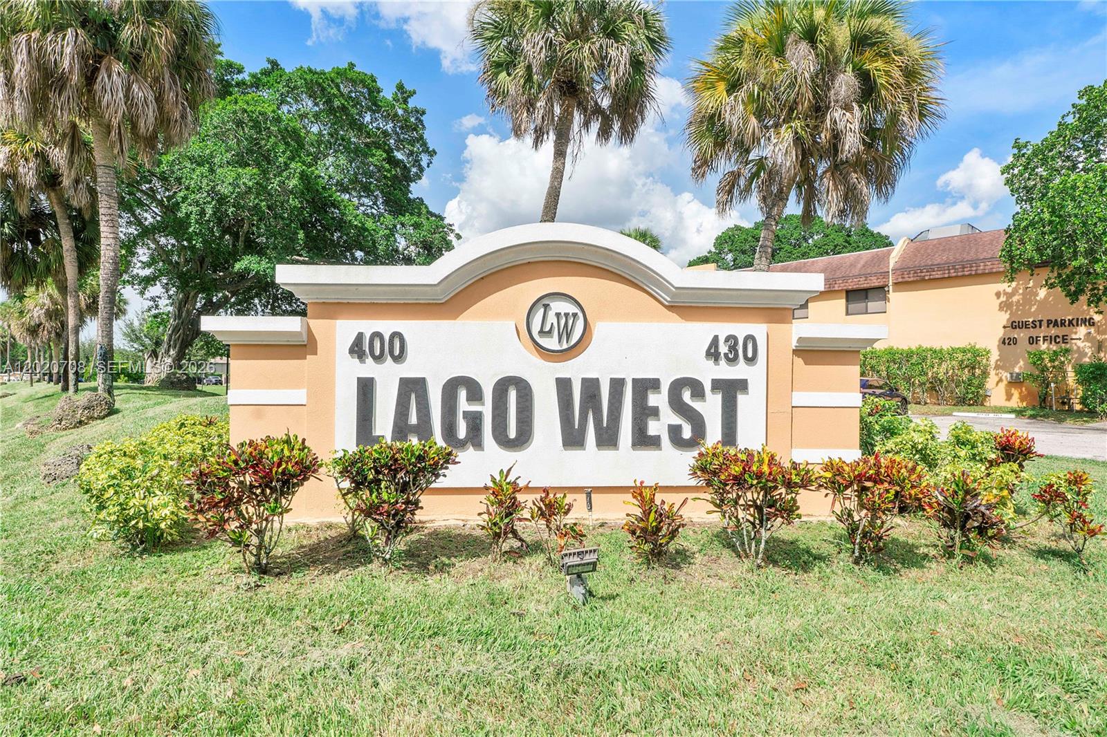 430 Commodore Dr # 213, Plantation FL 33325