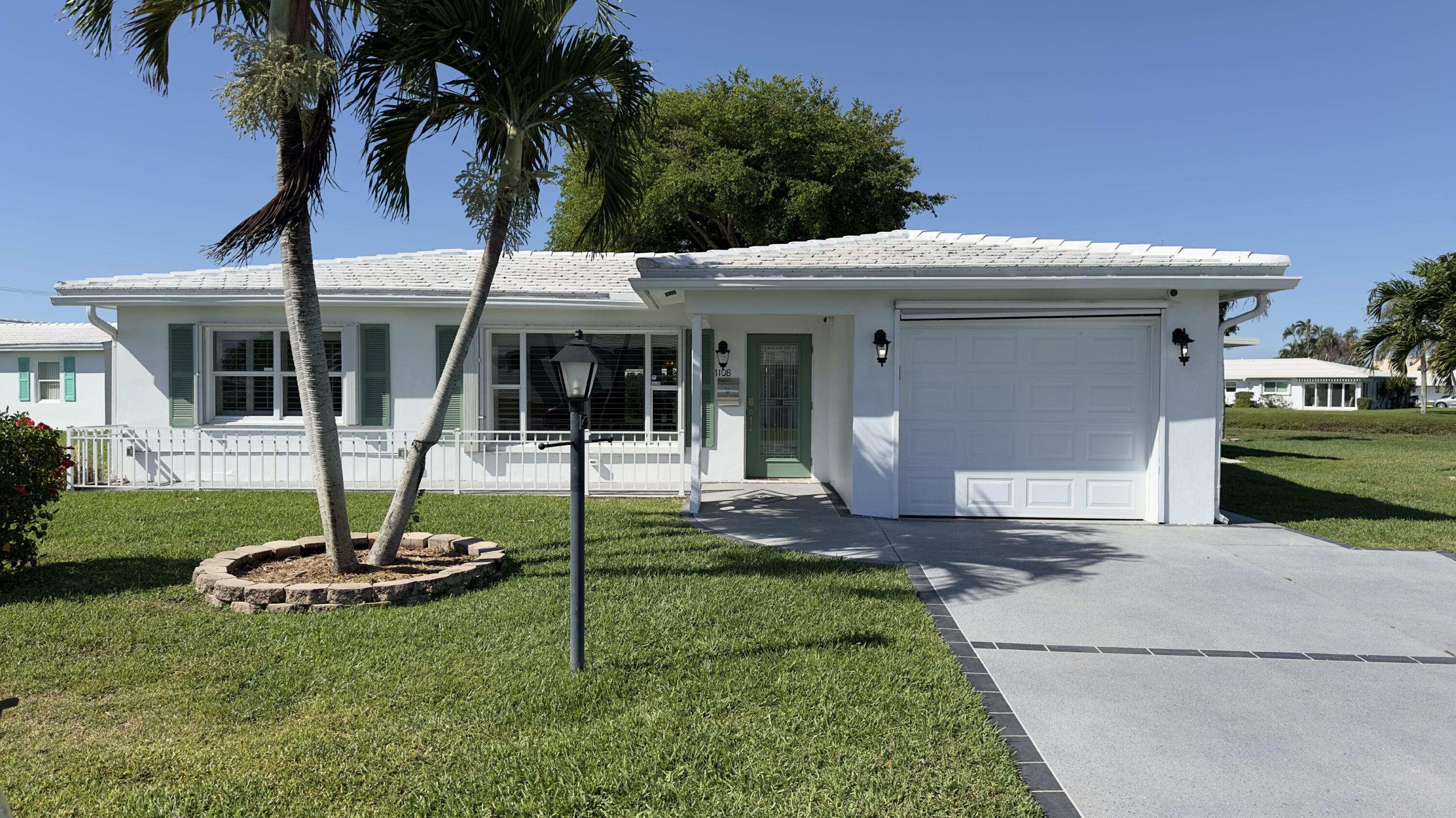 1108 W OCEAN Avenue — Photo 3