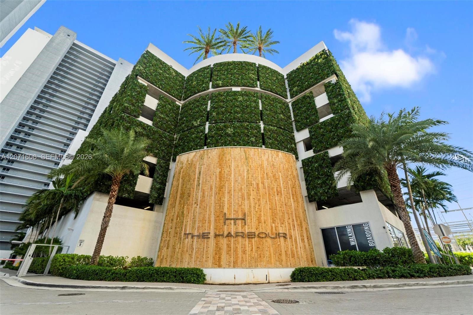16385 Biscayne Blvd # 521 View 1