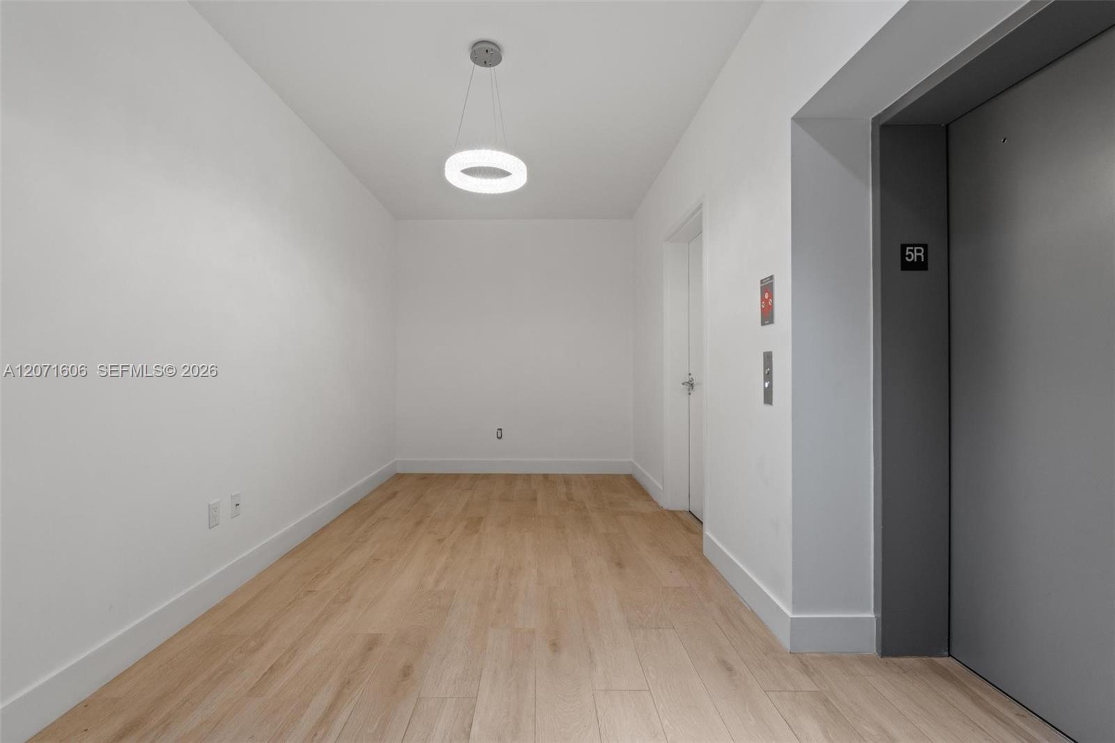 16385 Biscayne Blvd # 521 View 2
