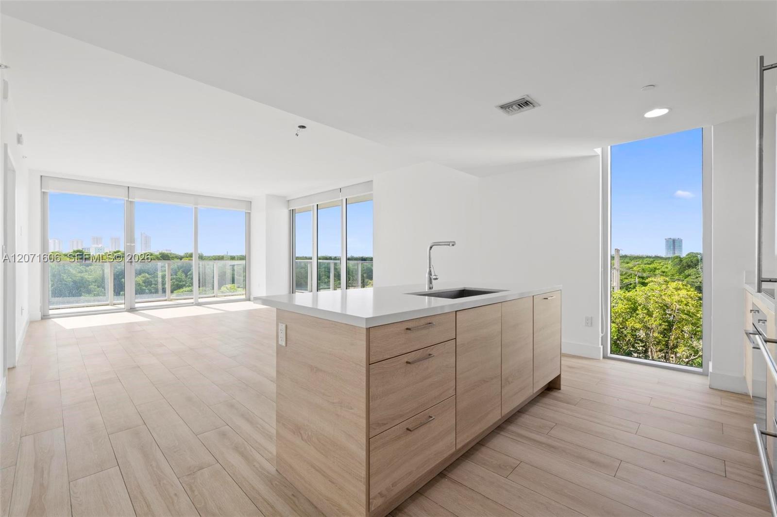 16385 Biscayne Blvd # 521 View 5