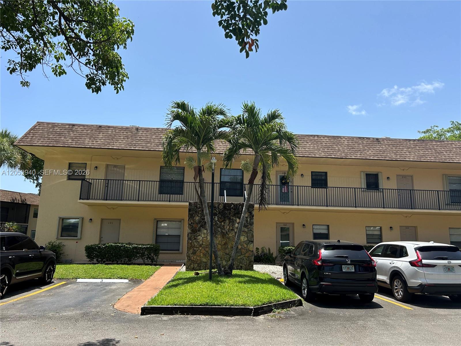 200 Gate Rd # 202, Hollywood FL 33024