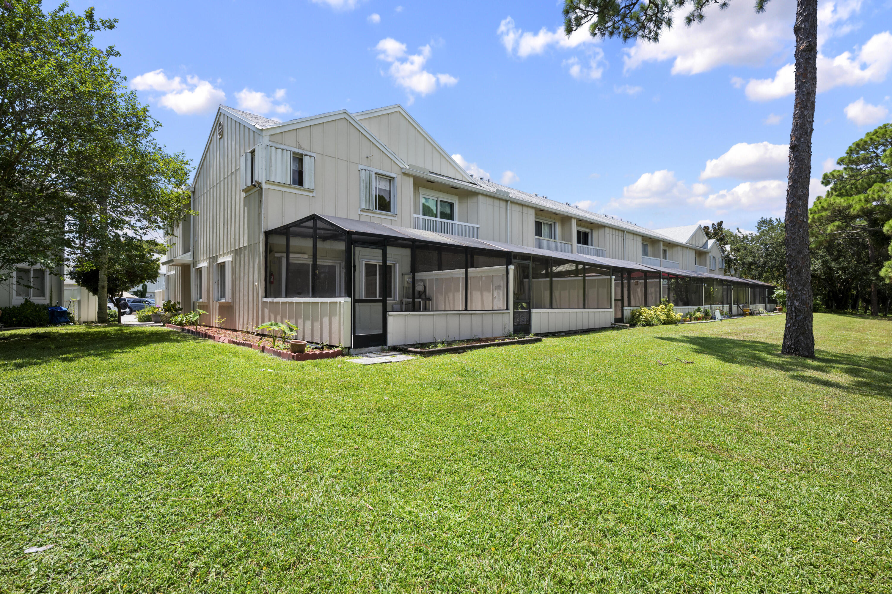 6151 Riverwalk Lane Unit 8, Jupiter FL 33458