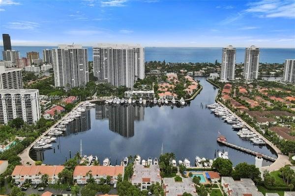 21204 Harbor Way # 12 — Photo 4