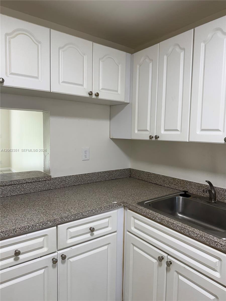 7825 Fairview Dr # 204, Tamarac FL 33321
