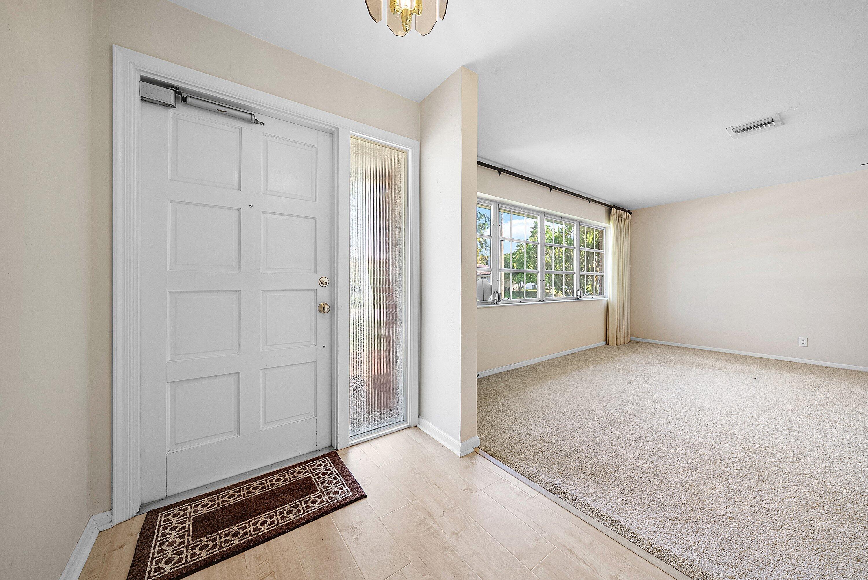 1060 NW 9th Street — Photo 5