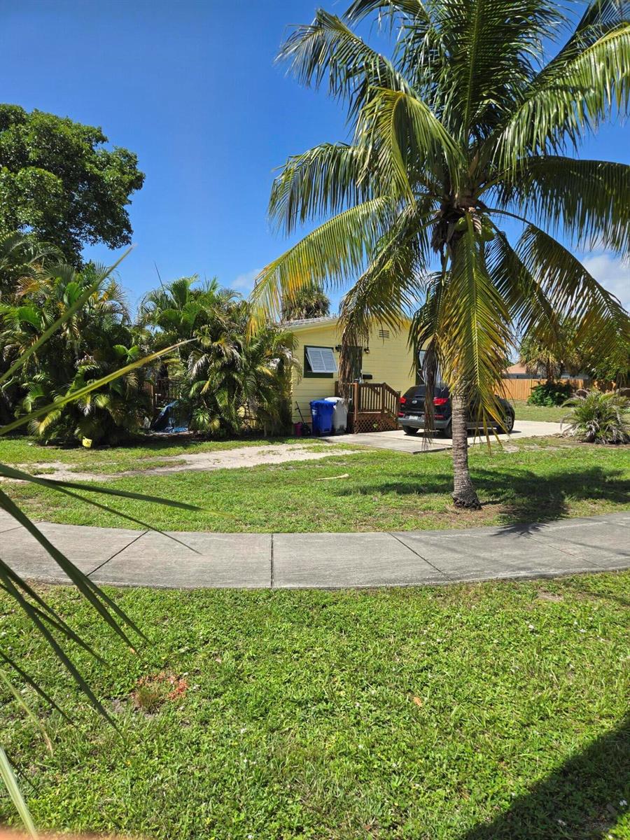 239 NE 18th Avenue, Pompano Beach FL 33060