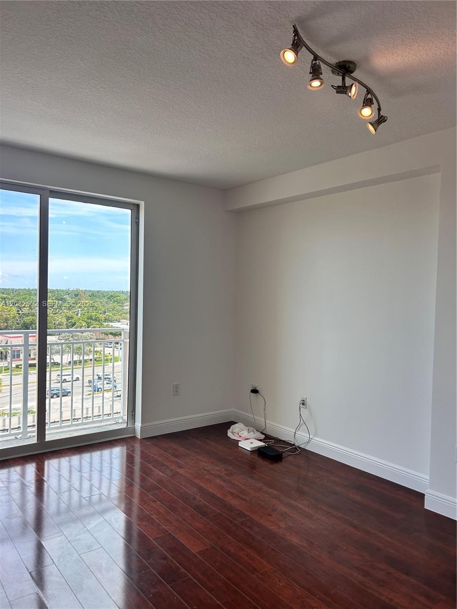 7275 SW 90th Way # 605 — Photo 4