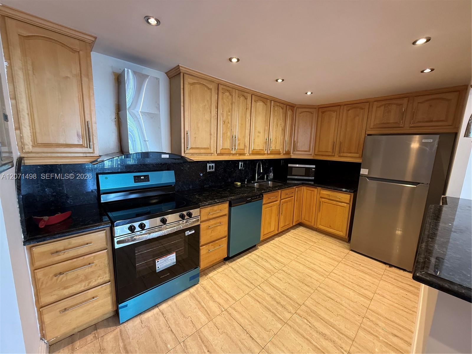 19380 Collins Ave # 11 View 5