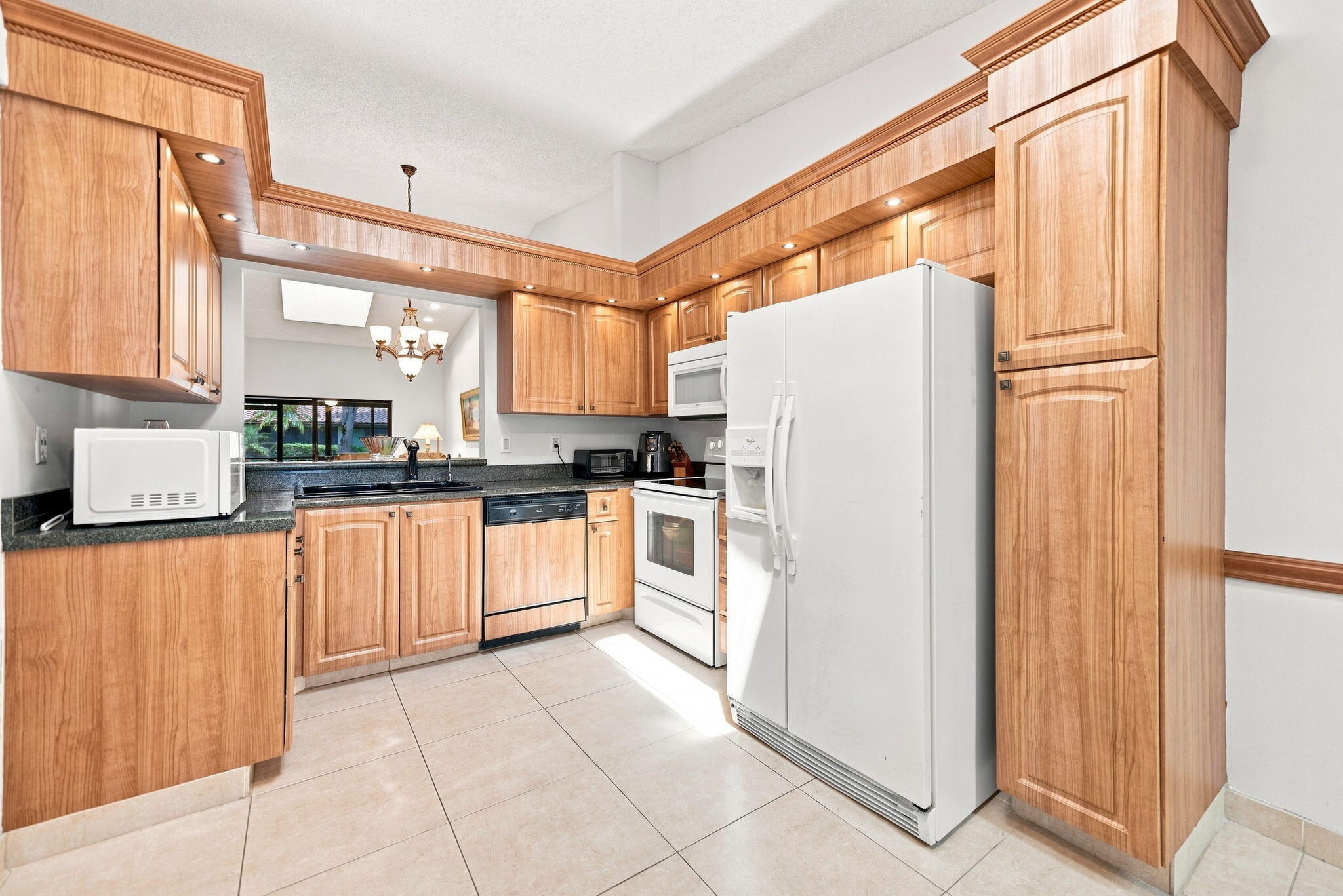 6356 Kings Gate Circle — Photo 4