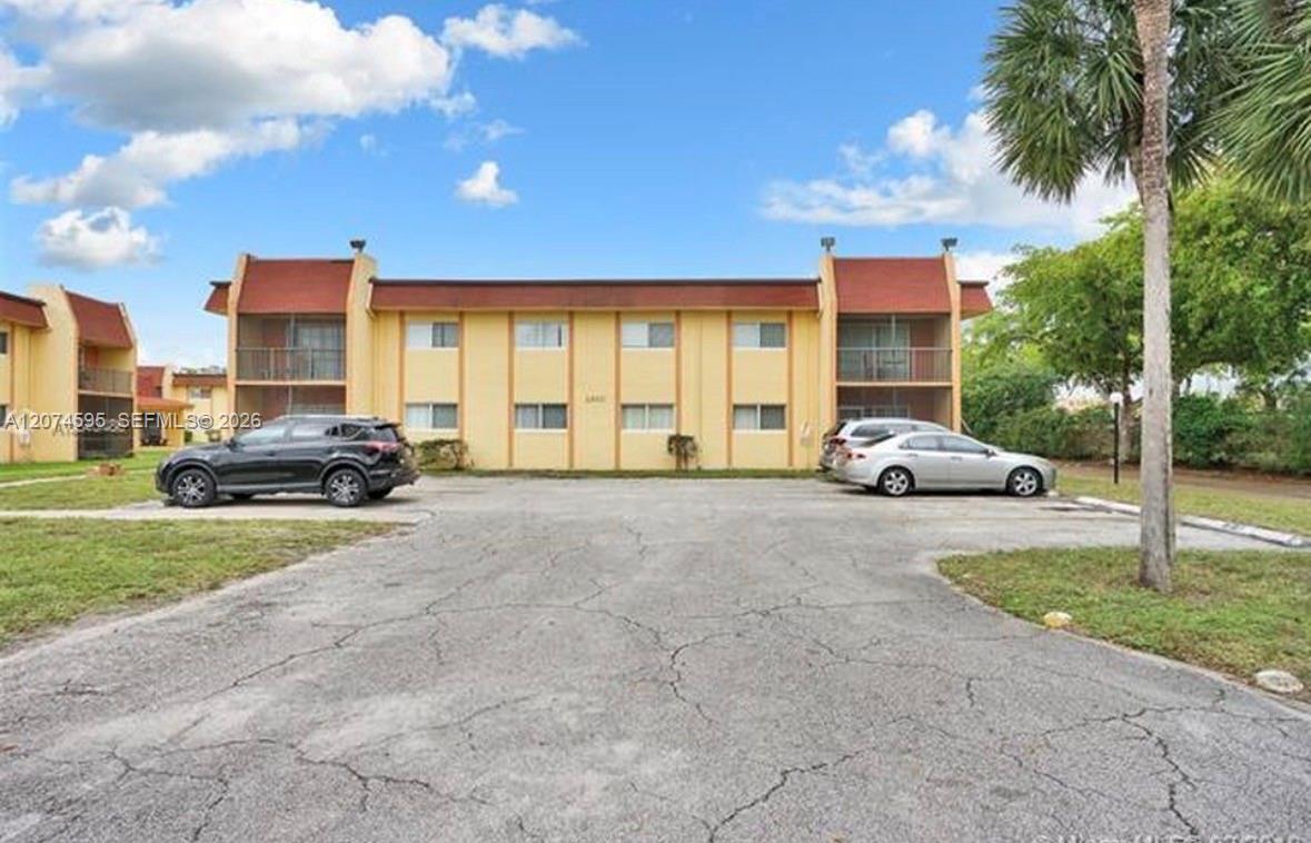 2960 NW 55th Ave # 2D, Lauderhill FL 33313