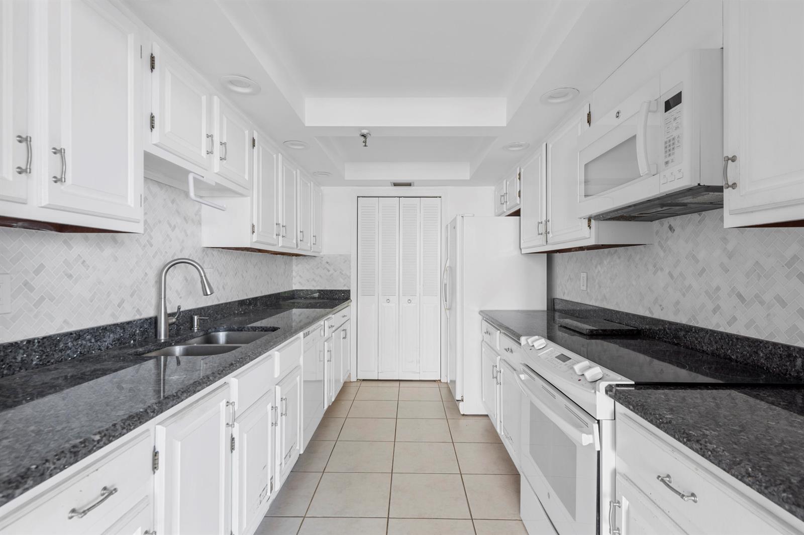 859 Jeffery Street # 312, Boca Raton FL 33487