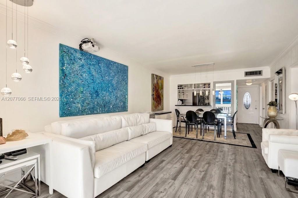 18707 NE 14th Ave # 522 — Photo 4