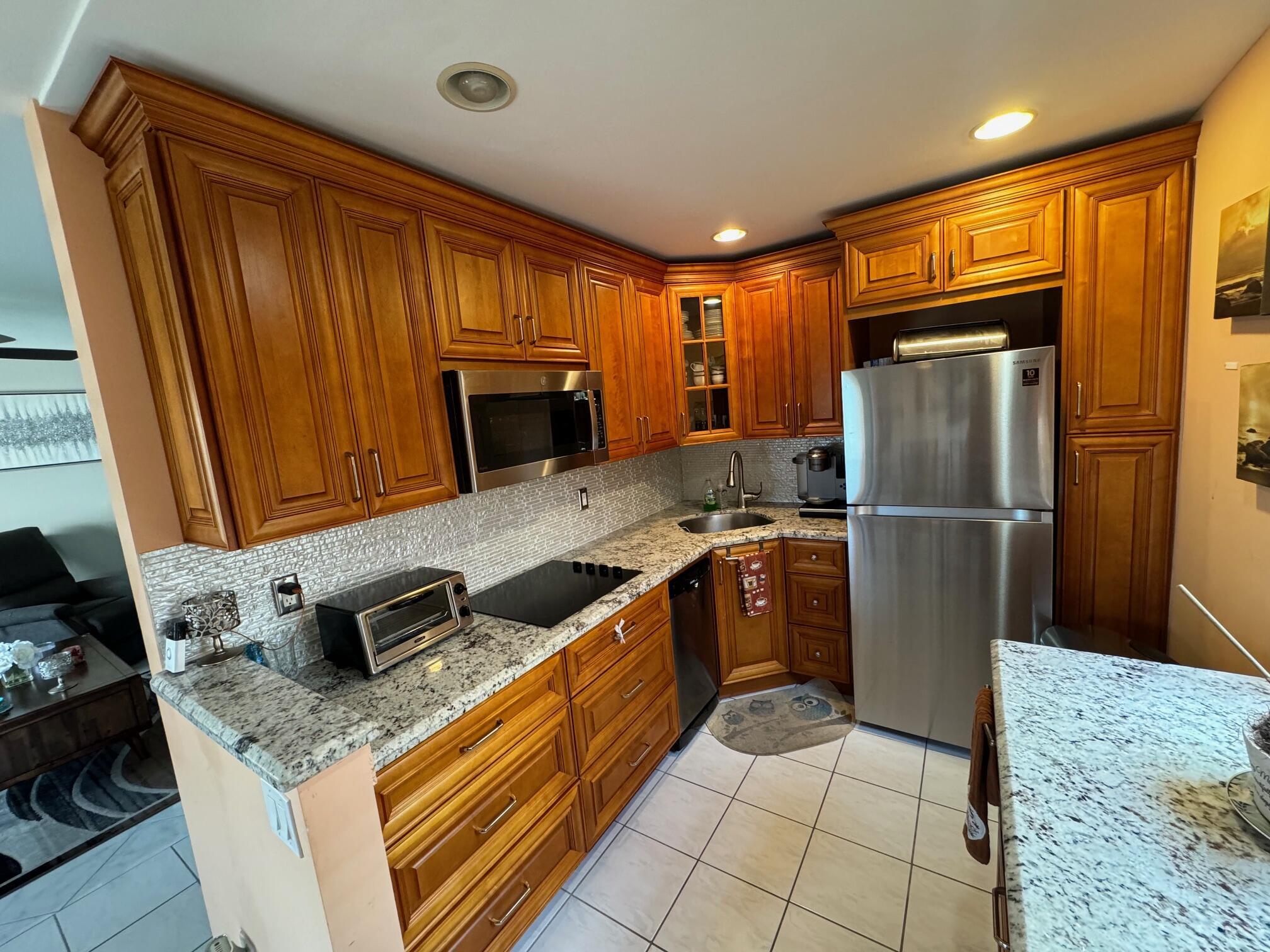 669 Burgundy N, Delray Beach FL 33484
