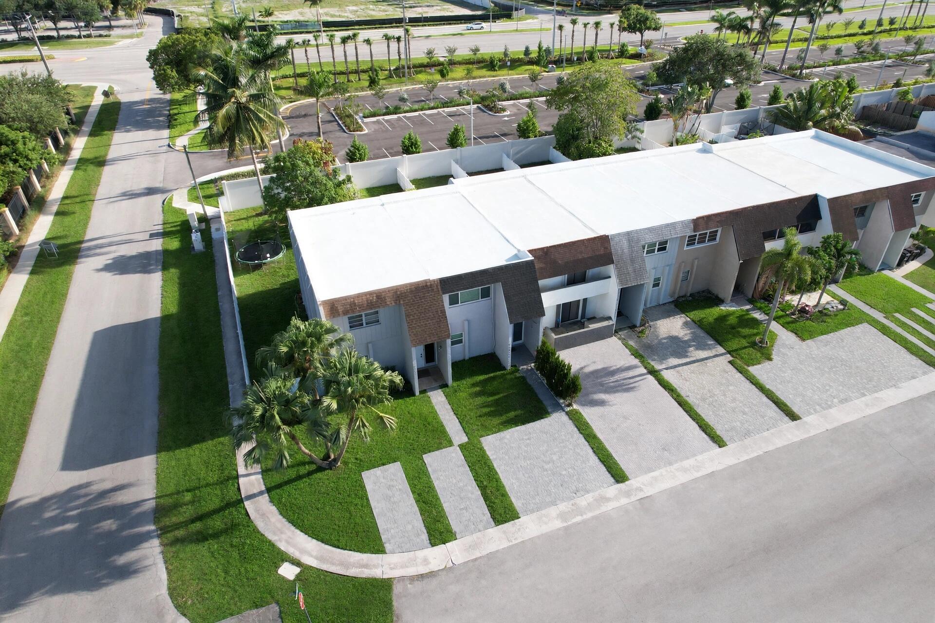 9054 NW 35TH Place, Sunrise FL 33351