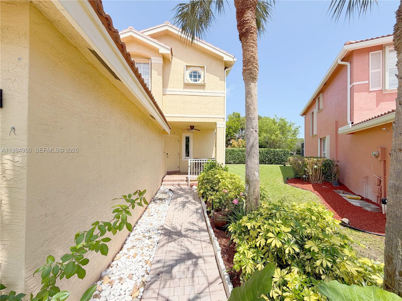 5005 Northern Lights Dr # 5005 — Photo 2