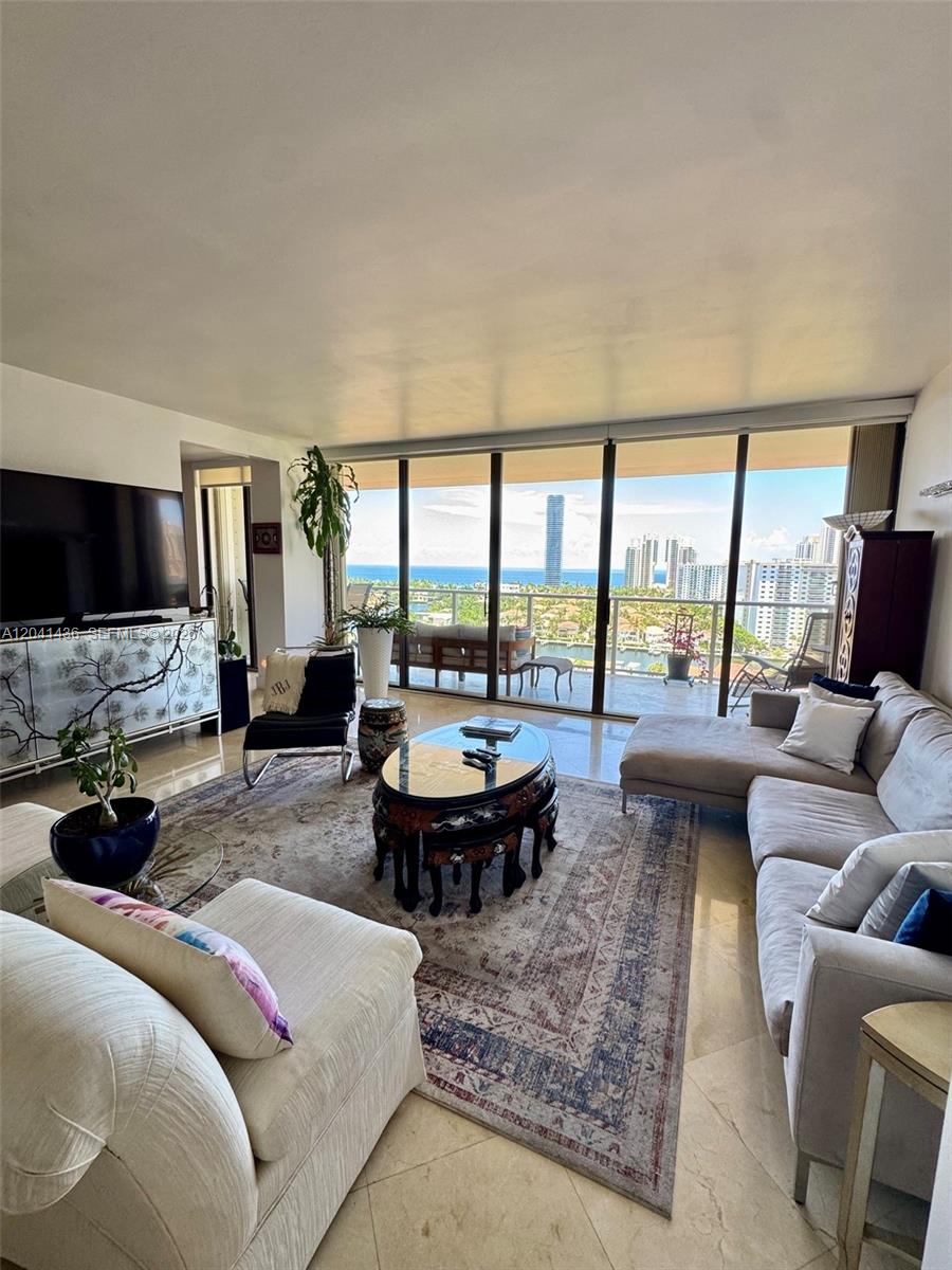 19500 Turnberry Way # 15F, Aventura FL 33180