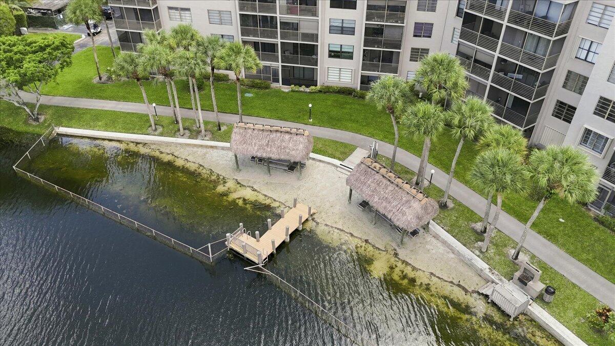 1100 COLONY POINT Circle # 121 — Photo 3
