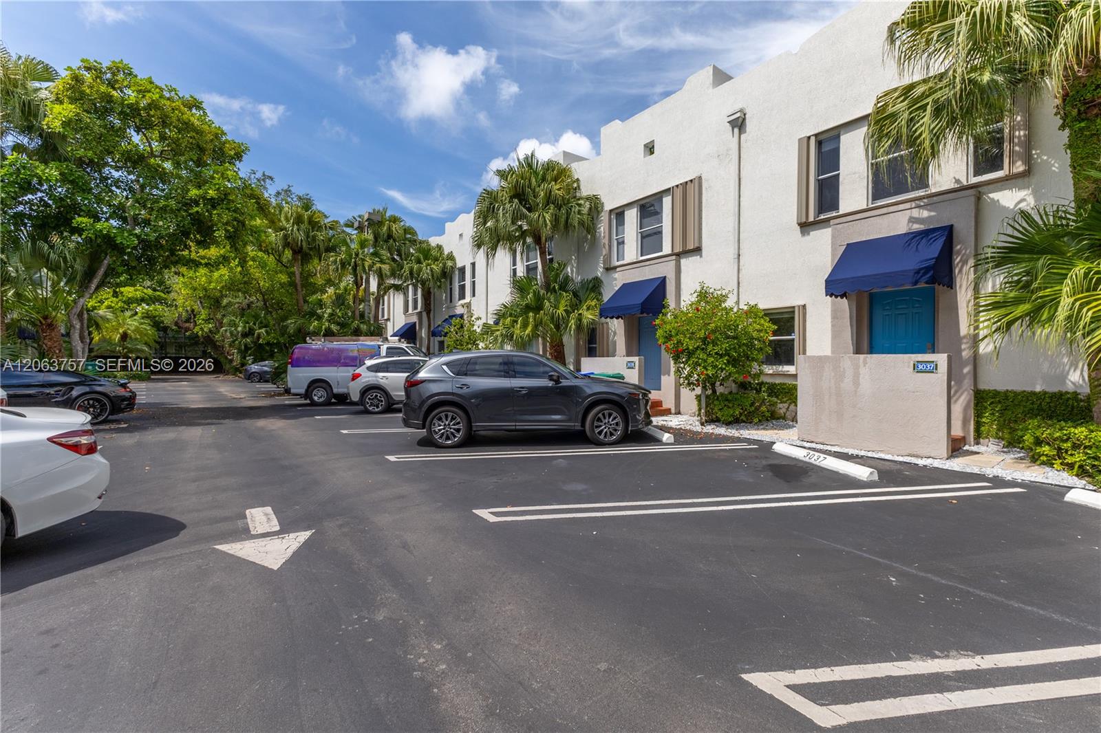 3037 Center St # 2 — Photo 4