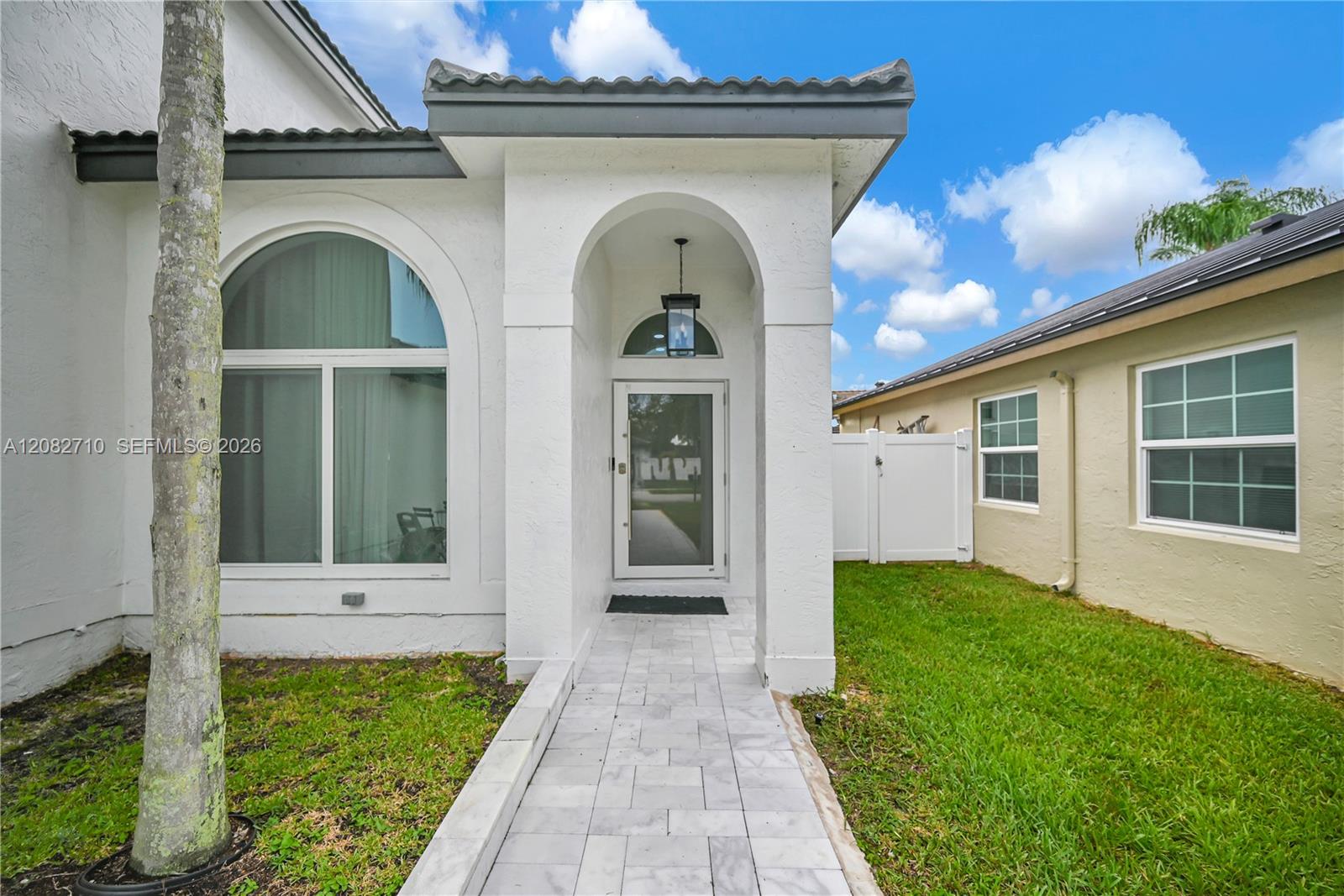 18038 SW 12th Ct — Photo 4