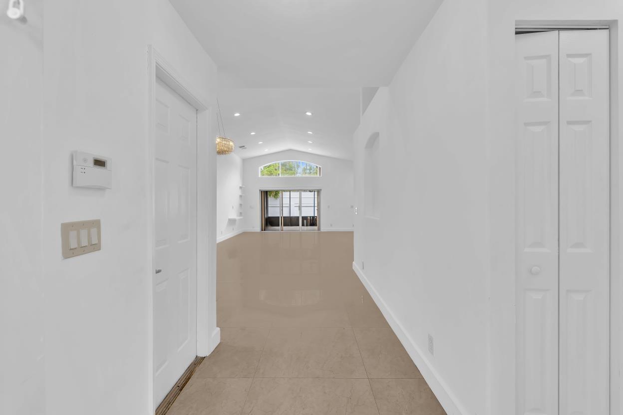 3307 SW 49TH — Photo 3