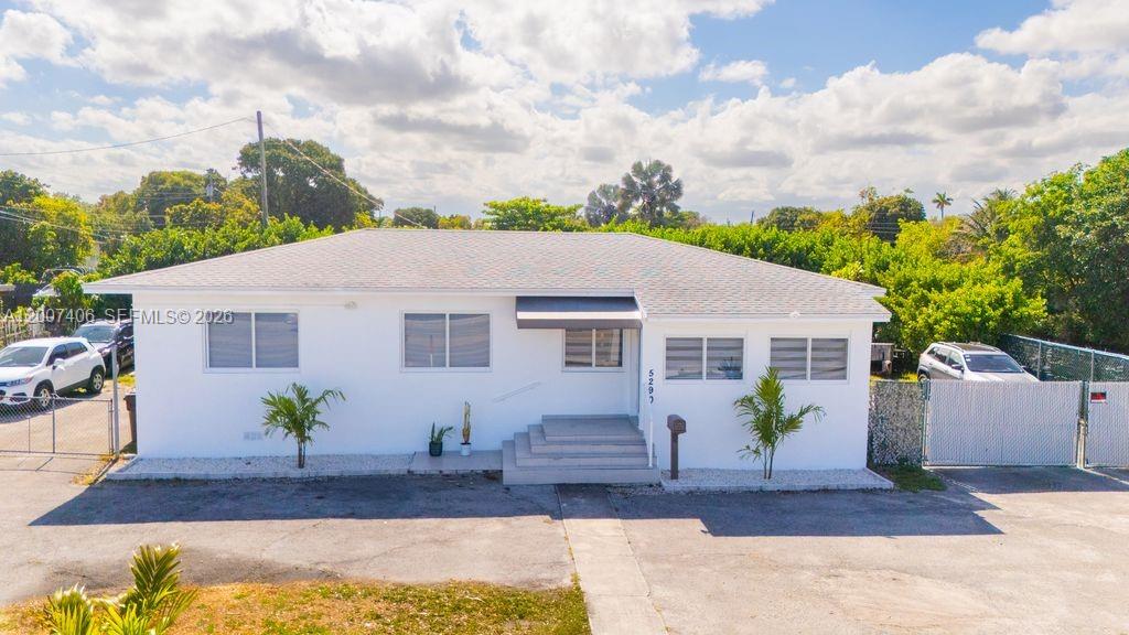 5290 Palm Ave, Hialeah FL 33012