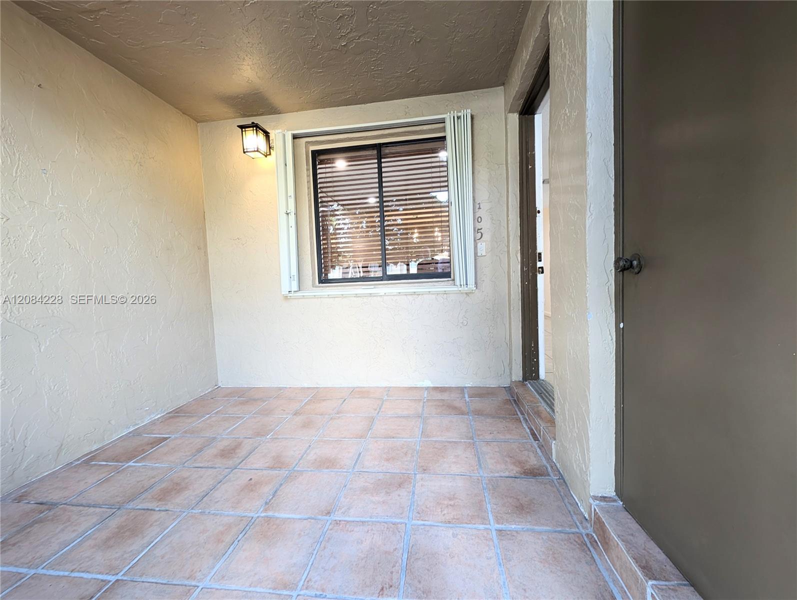 310 Lakeview Dr # 105 — Photo 4