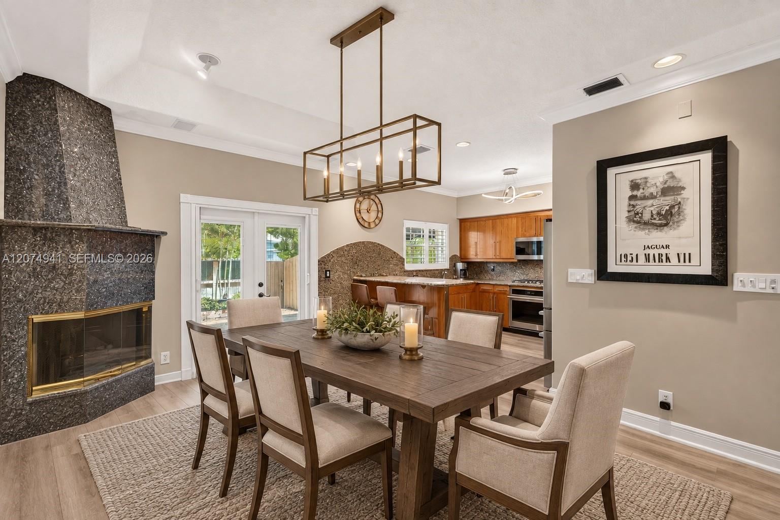 Virtual Photography. The Furniture and Fixture are not actually in the property, this is a vision of how you could also use the space. Wall paint was also changed.