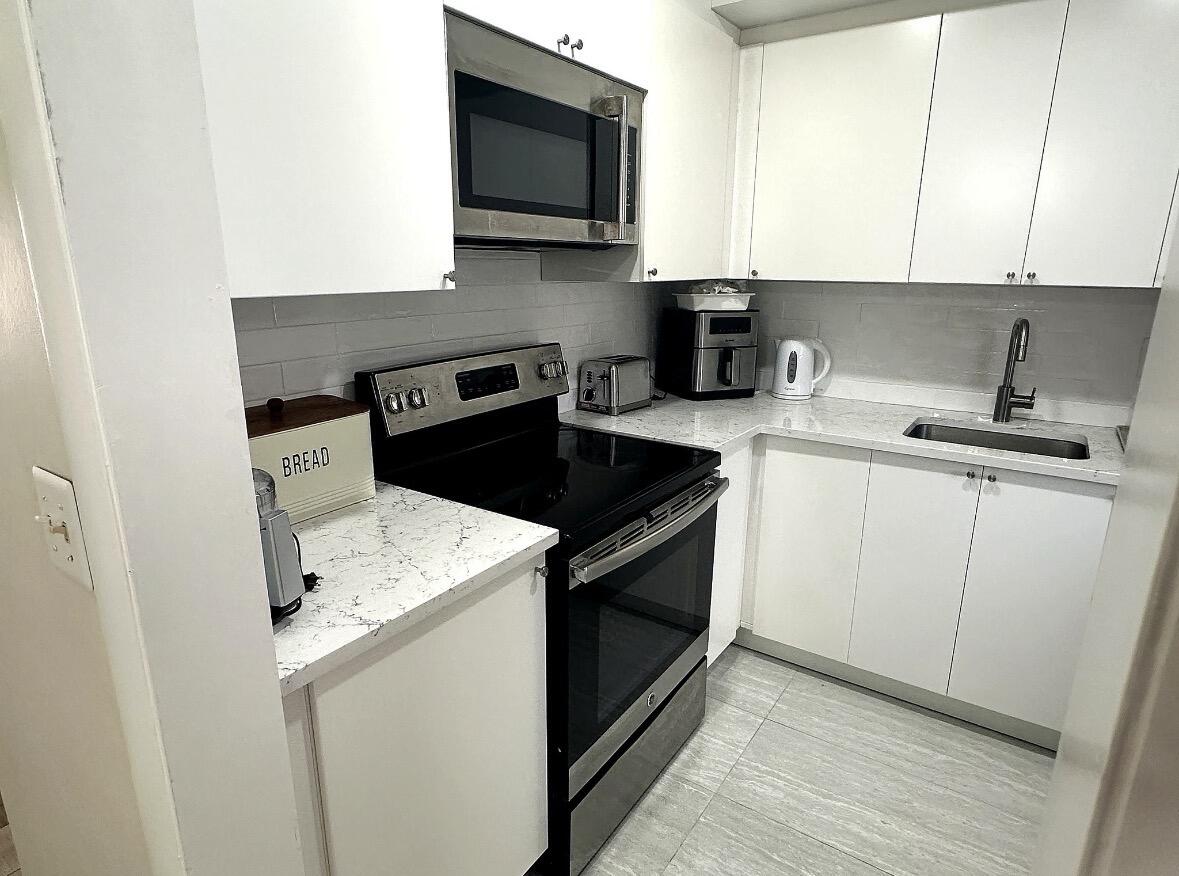 300 NE 20TH Street # 4100 — Photo 3