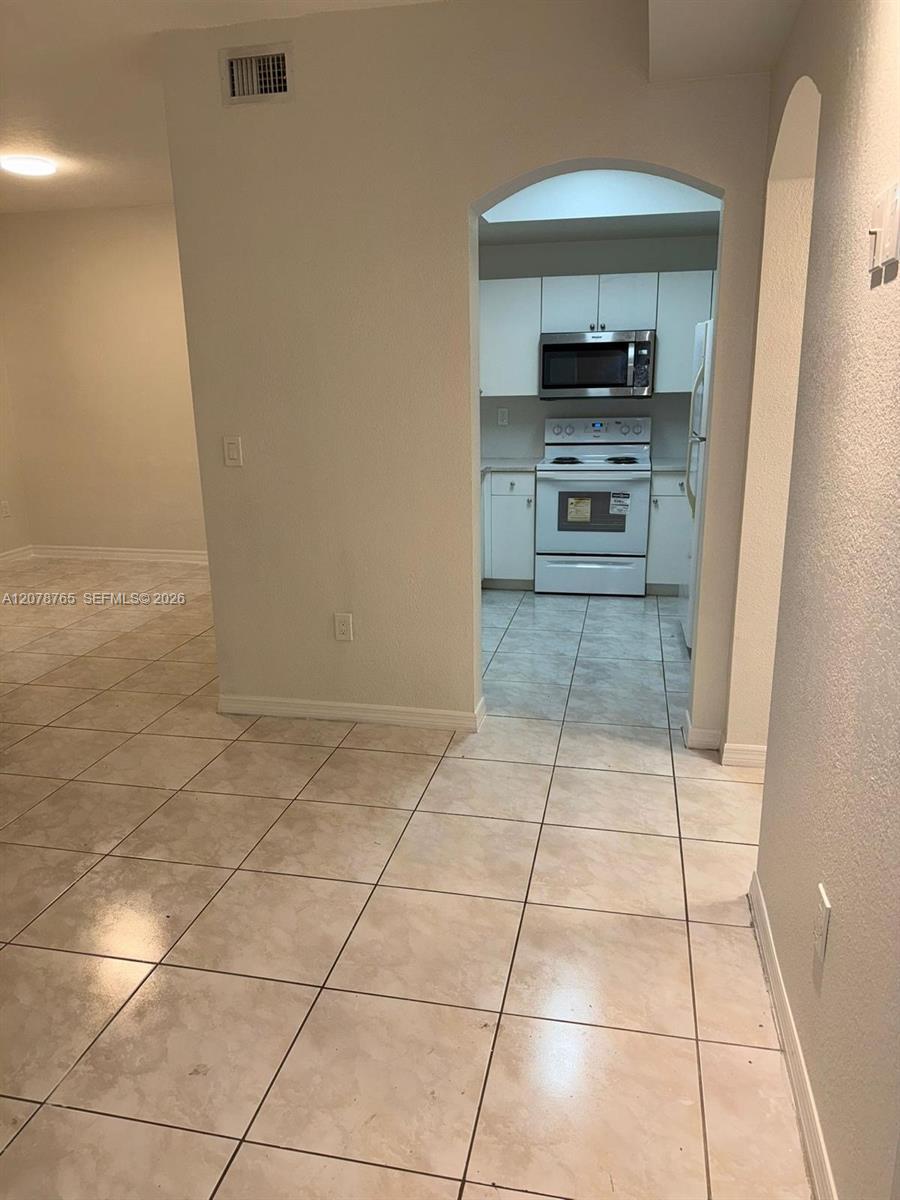 8956 W Flagler St # 208 — Photo 4
