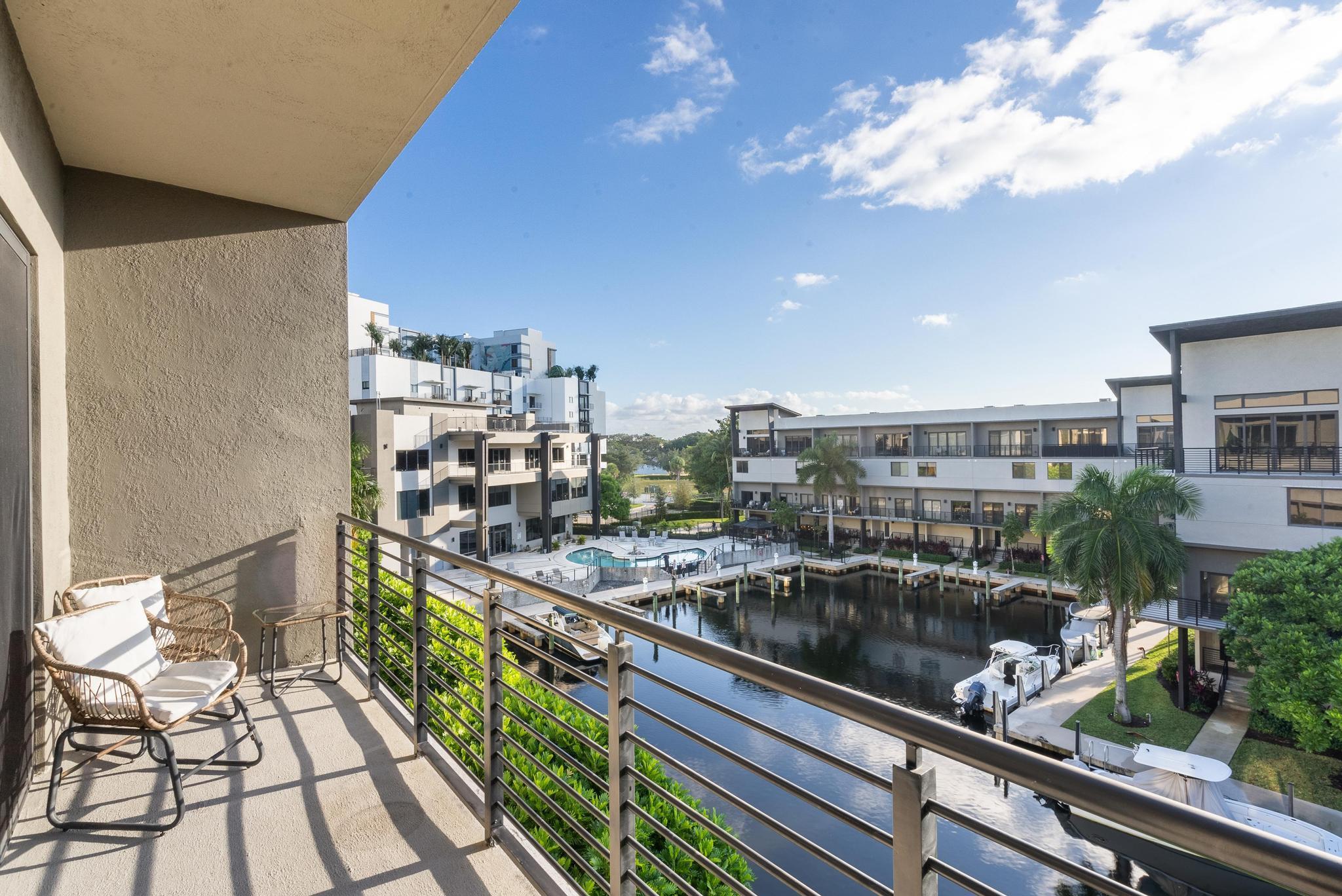 180 SE 4TH Terrace, Pompano Beach FL 33060