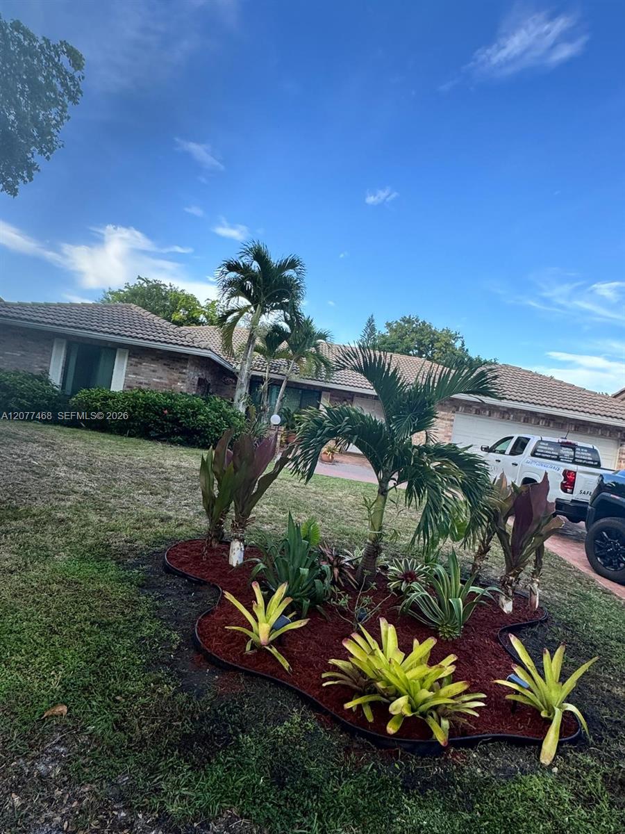913 NW 110th Ln — Photo 2