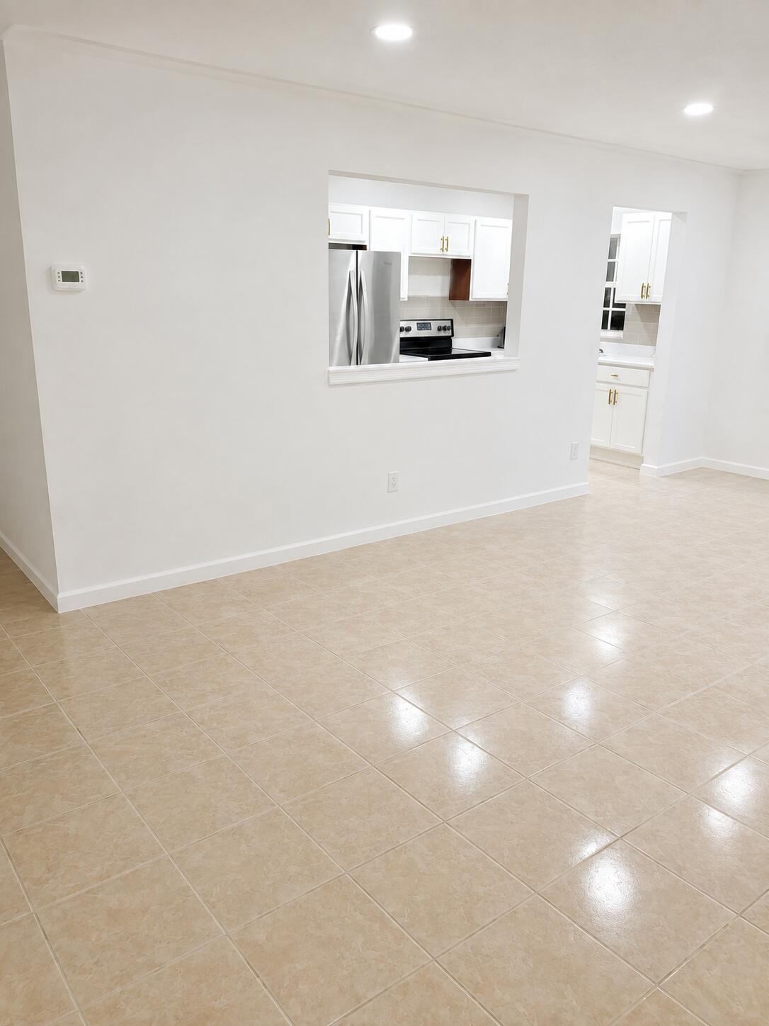 330 W 22ND Court — Photo 2