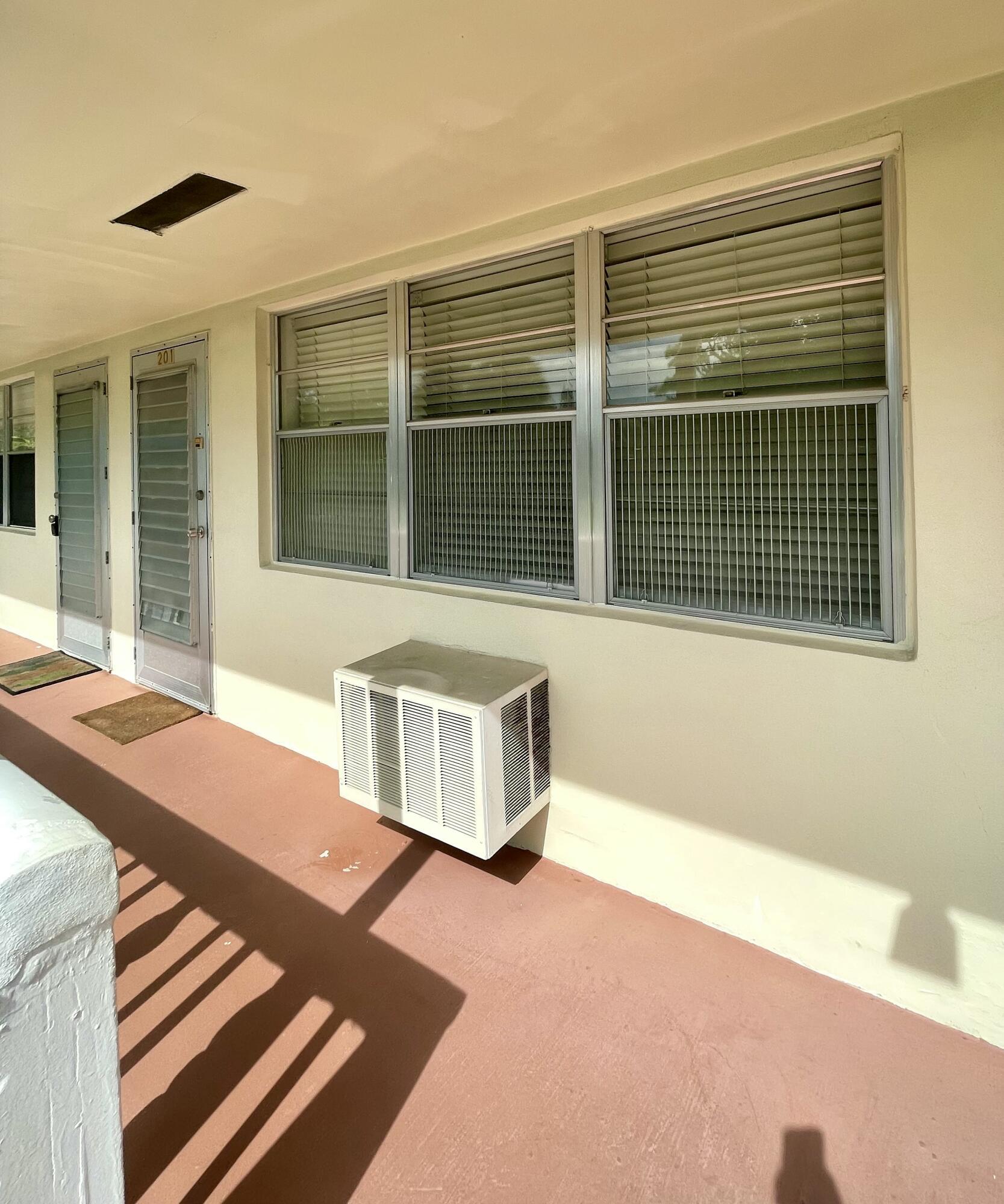 201 Canterbury I, West Palm Beach FL 33417