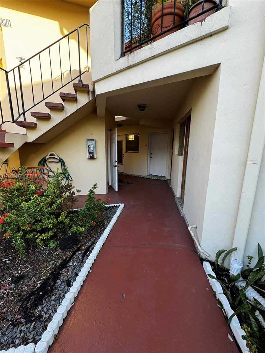 1601 NE Miami Gardens Dr # 103 — Photo 3