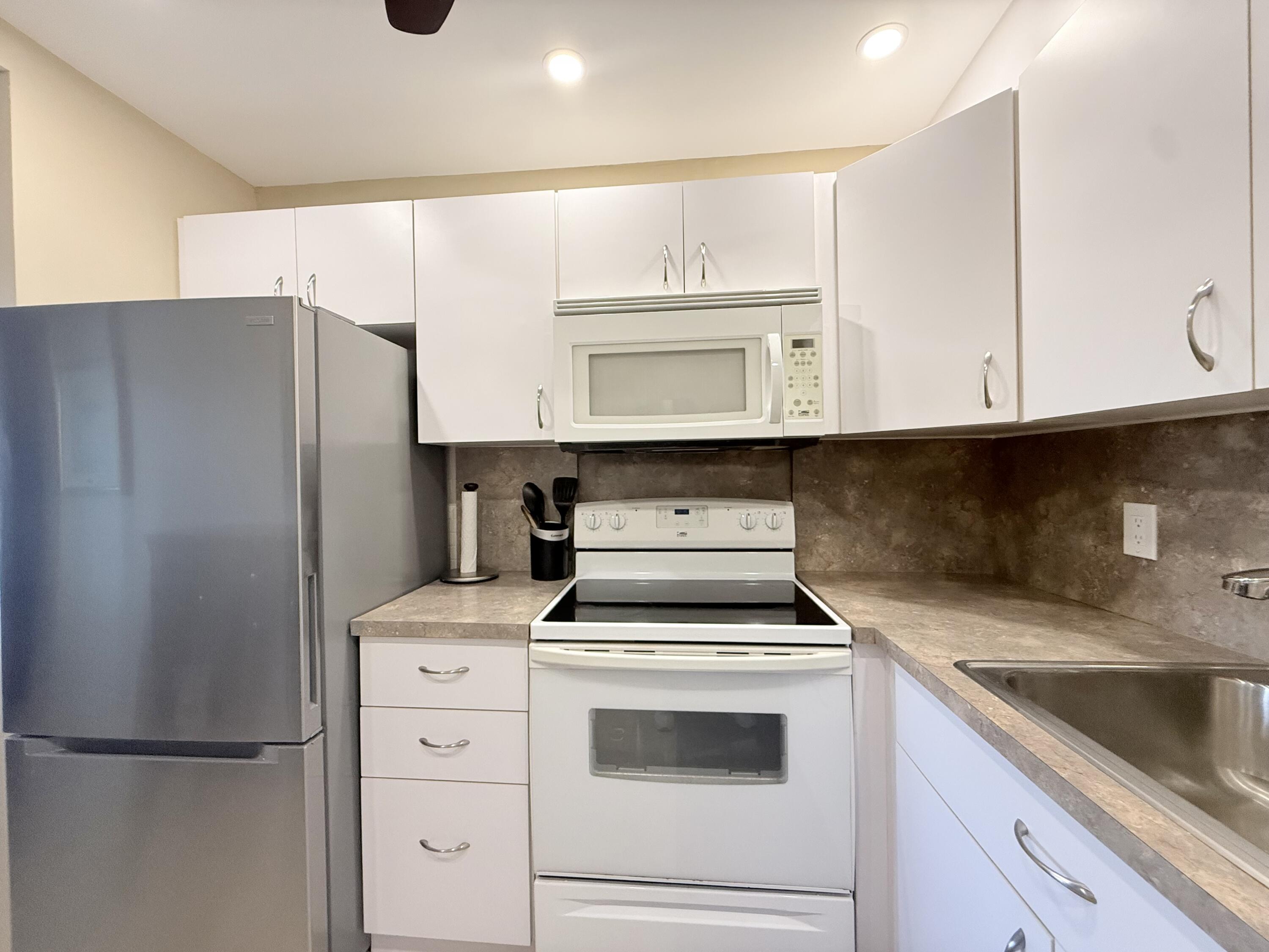 4015 Islewood D — Photo 4