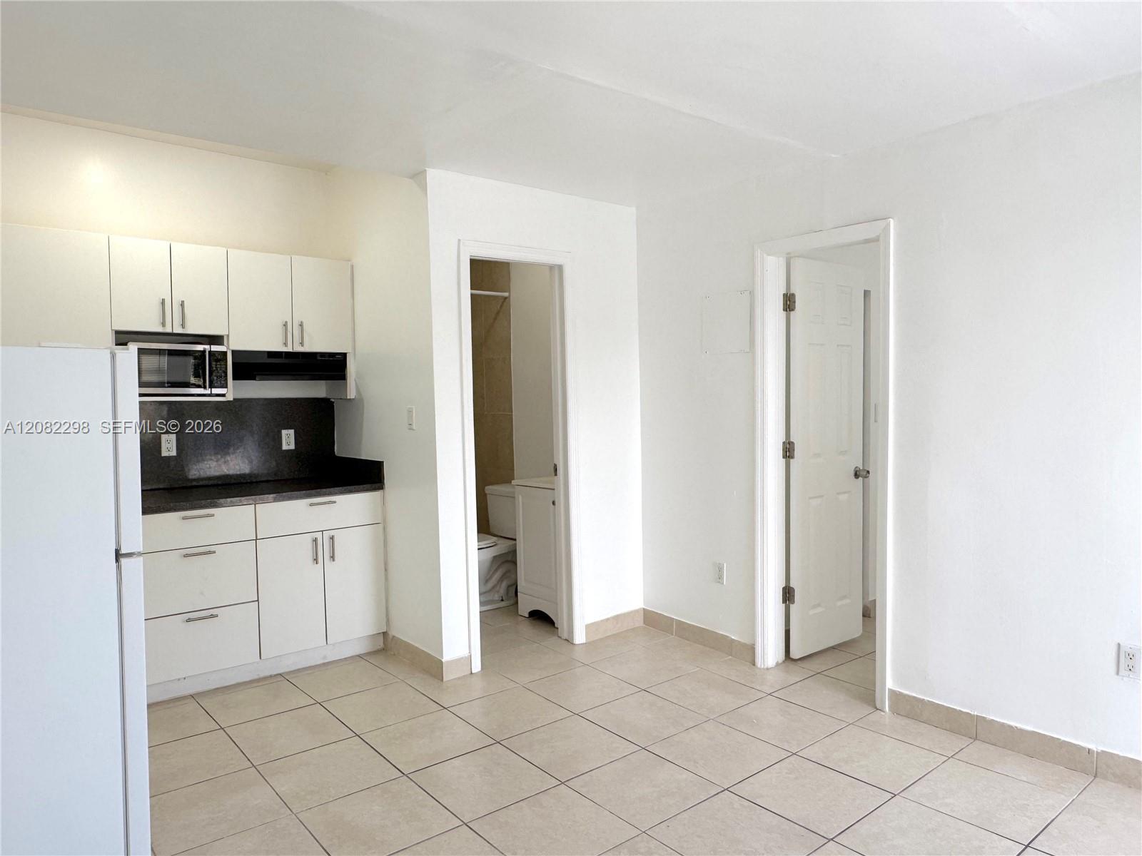 5835 SW 4th St # A — Photo 2