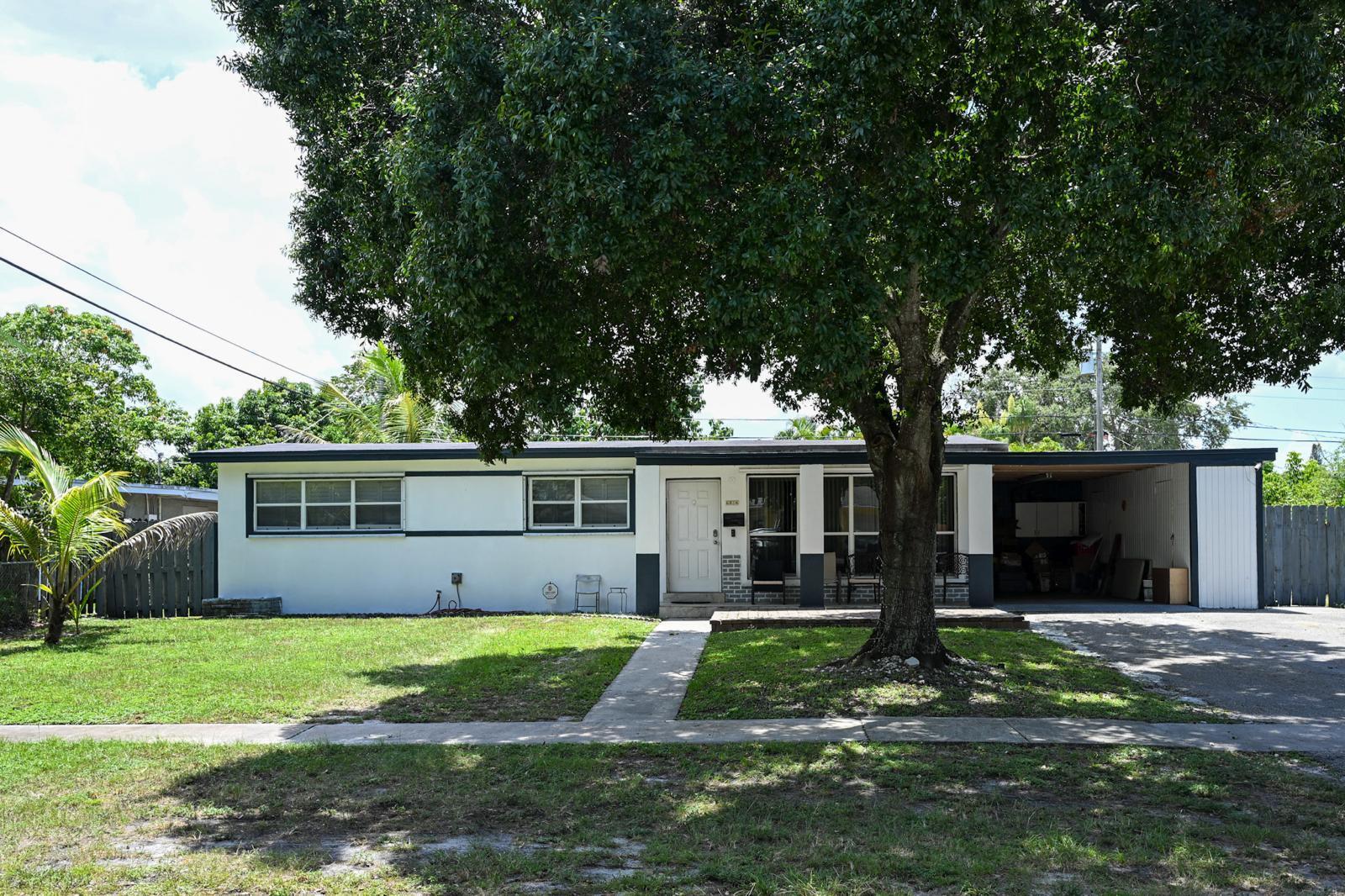6814 NW 14TH Street — Photo 4