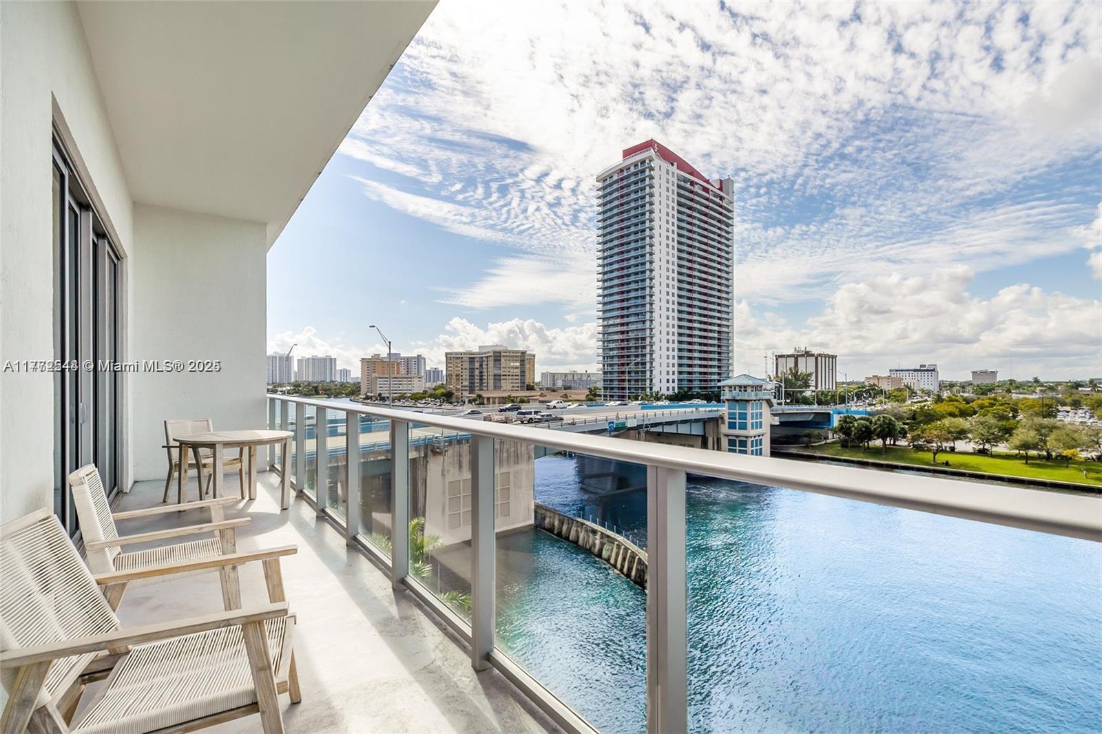 4010 S Ocean Dr # R406 — Photo 2