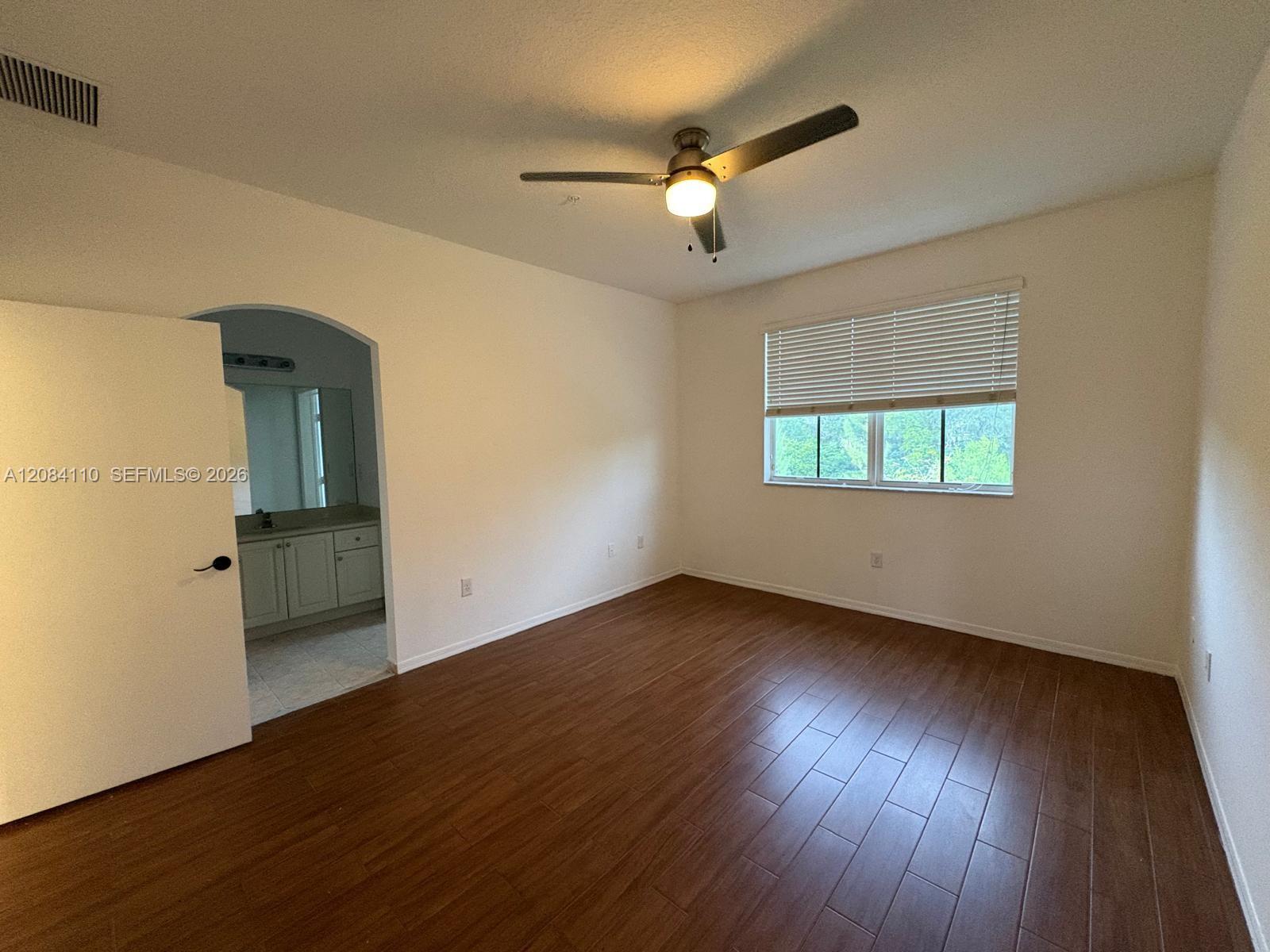 1037 SW 143rd Ave # 1305 — Photo 5